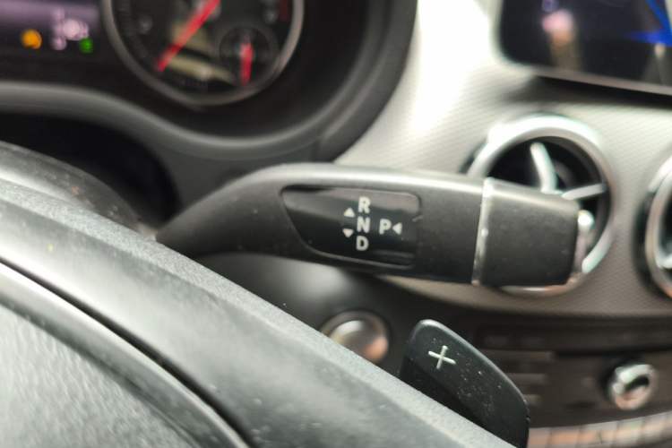 Used Mercedes-Benz B-Class 2015 B 200 Fashion Model Gear Lever
