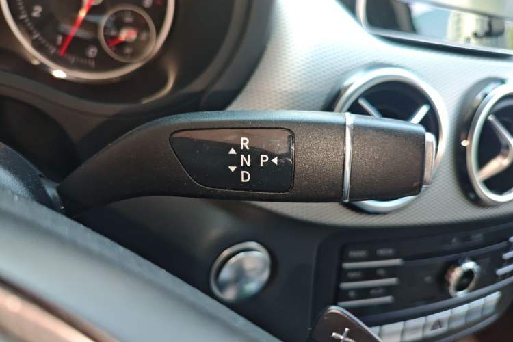 Used Mercedes-Benz B-Class 2015 B 200 Sport Edition Gear Lever