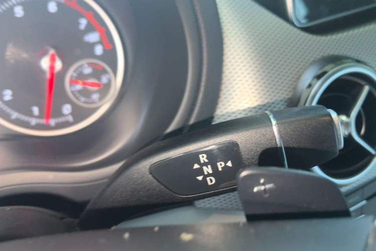Used Mercedes-Benz B-Class 2015 B 200 Fashion Model Gear Lever