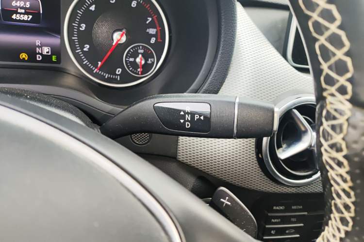 Used Mercedes-Benz B-Class 2015 B 200 Sport Edition Gear Lever