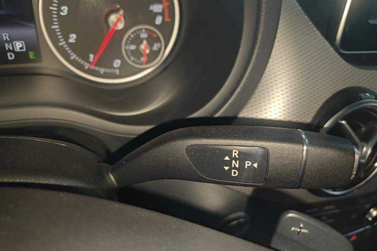 Used Mercedes-Benz B-Class 2015 B 200 Fashion Model Gear Lever