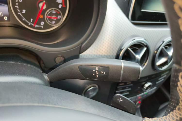 Used Mercedes-Benz B-Class 2015 B 200 Fashion Model Gear Lever