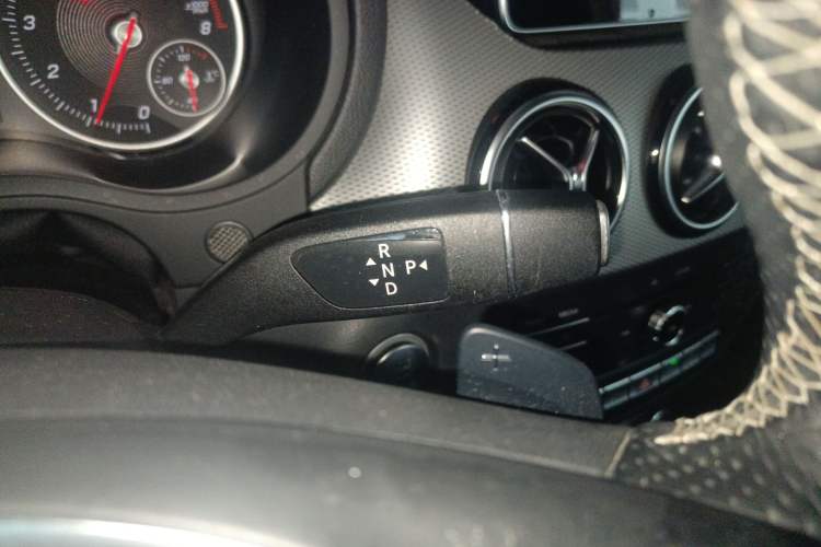 Used Mercedes-Benz B-Class 2015 B 200 Fashion Model Gear Lever