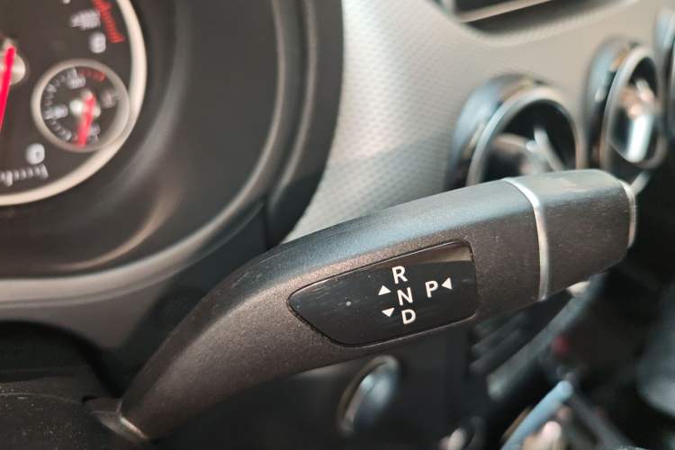 Used Mercedes-Benz B-Class 2015 B 200 Sport Edition Gear Lever