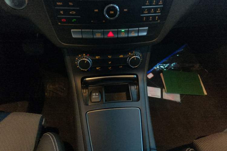 Used Mercedes-Benz B-Class 2015 B 200 Sport Edition Gear Lever