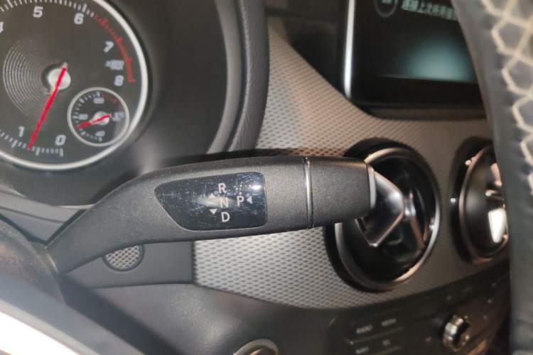Used Mercedes-Benz B-Class 2015 B 200 Luxury Model Gear Lever