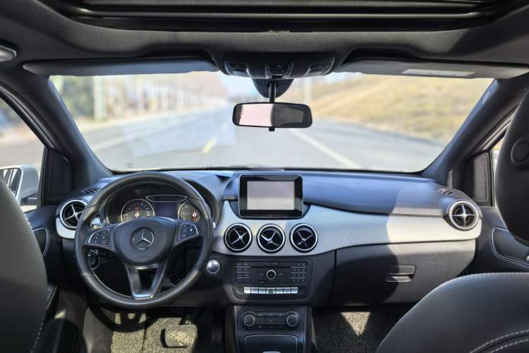 Used Mercedes-Benz B-Class 2015 B 200 Sport Edition Headliner