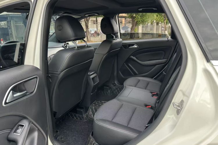 Used Mercedes-Benz B-Class 2015 B 200 Sport Edition Headliner
