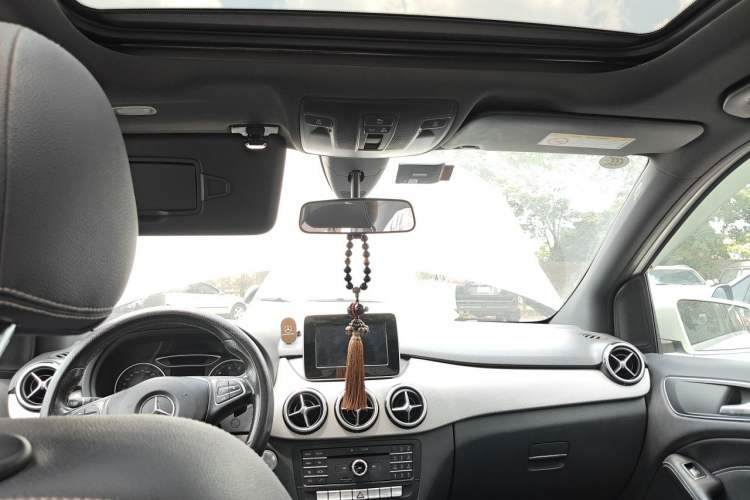 Used Mercedes-Benz B-Class 2015 B 200 Sport Edition Headliner