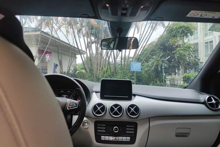 Used Mercedes-Benz B-Class 2015 B 200 Fashion Model Headliner