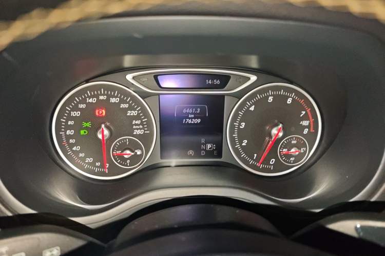 Used Mercedes-Benz B-Class 2015 B 200 Fashion Model Instrument Cluster