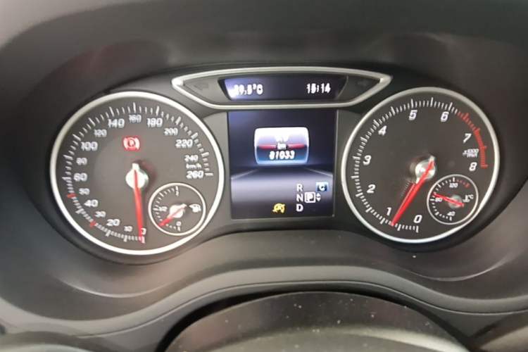 Used Mercedes-Benz B-Class 2015 B 200 Sport Edition Instrument Cluster