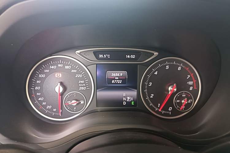 Used Mercedes-Benz B-Class 2015 B 200 Fashion Model Instrument Cluster