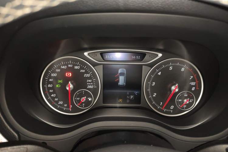 Used Mercedes-Benz B-Class 2015 B 200 Fashion Model Instrument Cluster