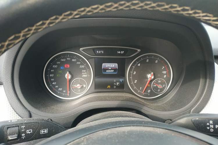 Used Mercedes-Benz B-Class 2015 B 200 Fashion Model Instrument Cluster