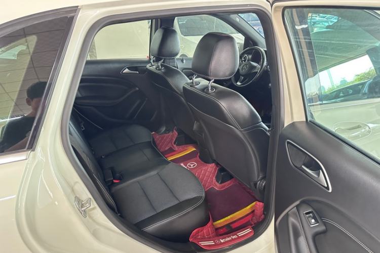 Used Mercedes-Benz B-Class 2015 B 200 Sport Edition Interior 1
