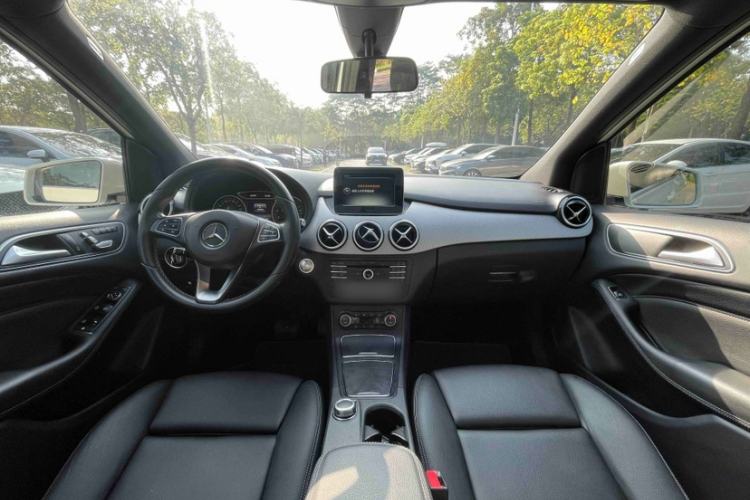 Used Mercedes-Benz B-Class 2015 B 200 Fashion Model Interior 1