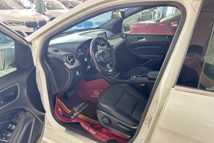 Used Mercedes-Benz B-Class 2015 B 200 Sport Edition Interior 13
