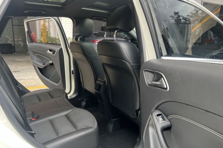 Used Mercedes-Benz B-Class 2015 B 200 Sport Edition Interior 2