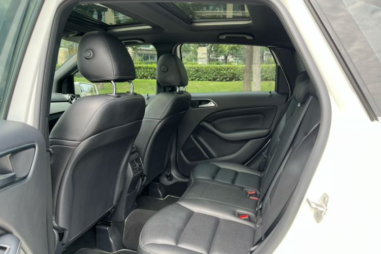 Used Mercedes-Benz B-Class 2015 B 200 Fashion Model Interior 2
