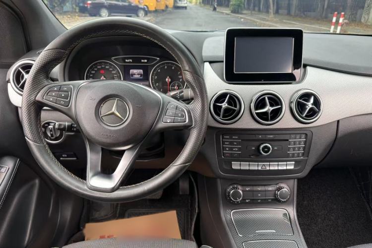 Used Mercedes-Benz B-Class 2015 B 200 Sport Edition Interior 2