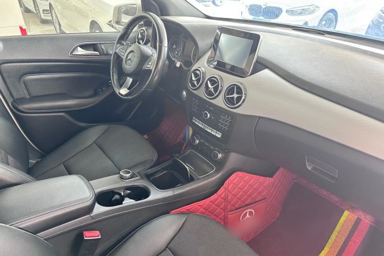 Used Mercedes-Benz B-Class 2015 B 200 Sport Edition Interior 2