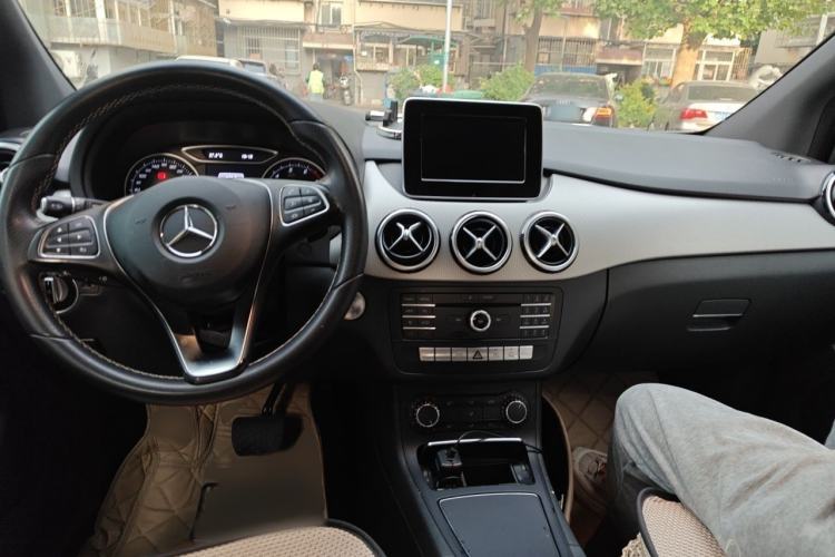 Used Mercedes-Benz B-Class 2015 B 200 Sport Edition Interior 2