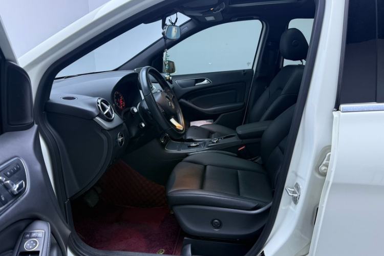 Used Mercedes-Benz B-Class 2015 B 200 Fashion Model Interior 3