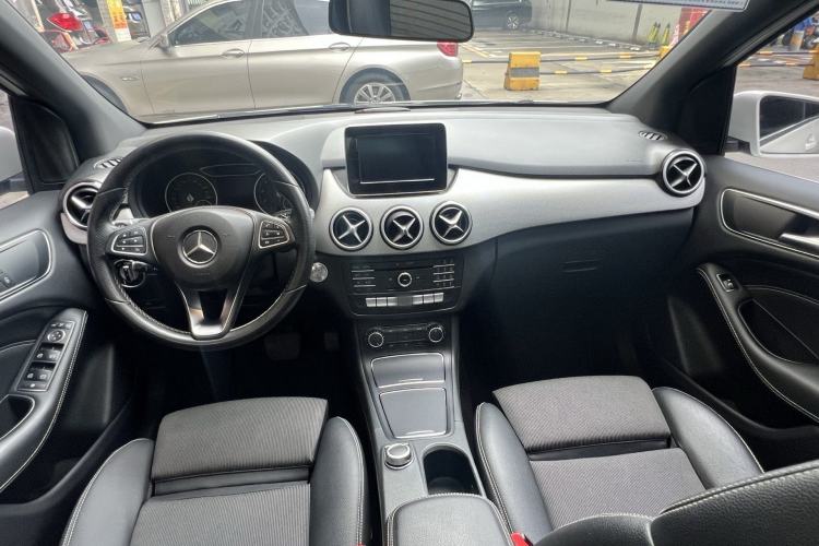Used Mercedes-Benz B-Class 2015 B 200 Sport Edition Interior 3