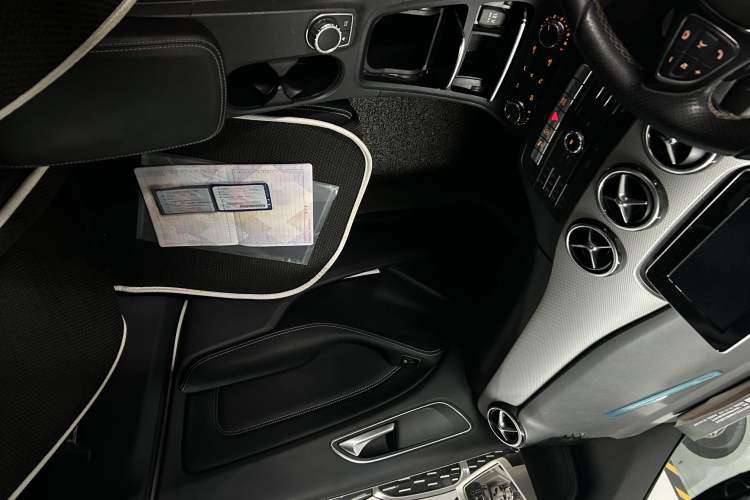 Used Mercedes-Benz B-Class 2015 B 200 Sport Edition Interior 3
