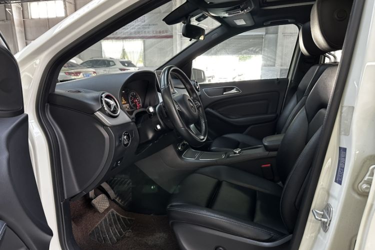 Used Mercedes-Benz B-Class 2015 B 200 Fashion Model Interior 3