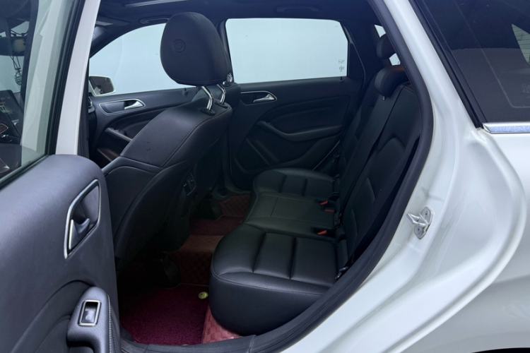 Used Mercedes-Benz B-Class 2015 B 200 Fashion Model Interior 4