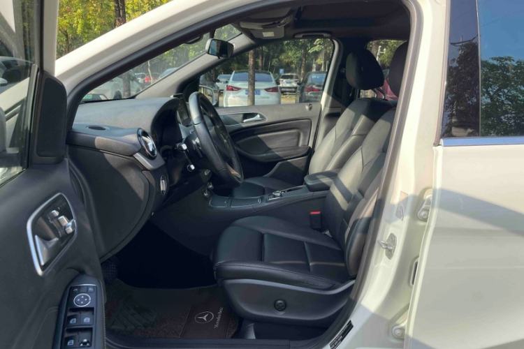 Used Mercedes-Benz B-Class 2015 B 200 Fashion Model Interior 4