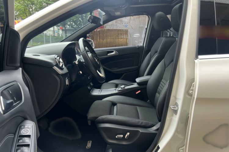 Used Mercedes-Benz B-Class 2015 B 200 Sport Edition Interior 5