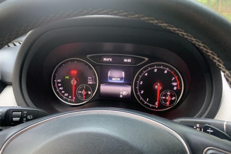 Used Mercedes-Benz B-Class 2015 B 200 Sport Edition Interior 5