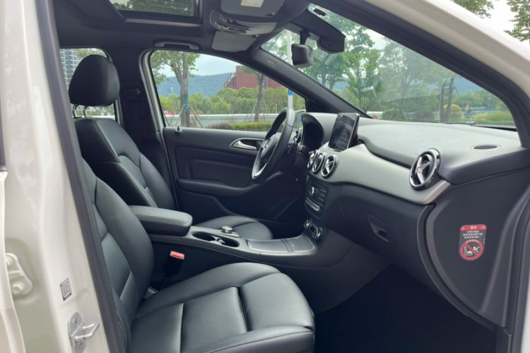 Used Mercedes-Benz B-Class 2015 B 200 Fashion Model Interior 5