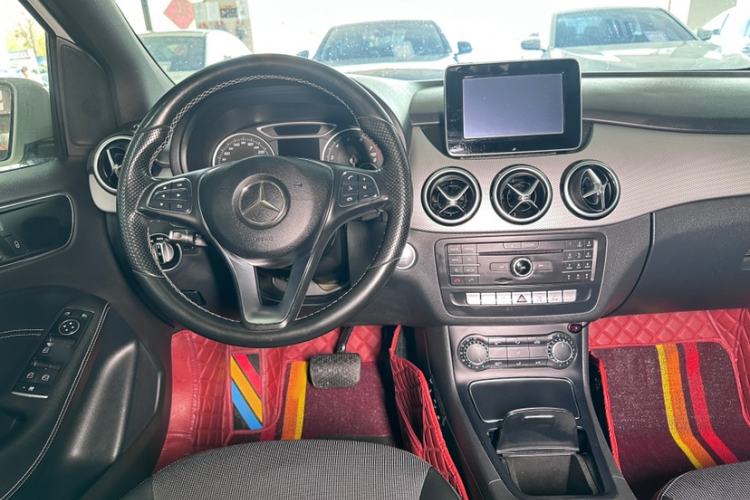 Used Mercedes-Benz B-Class 2015 B 200 Sport Edition Interior 5