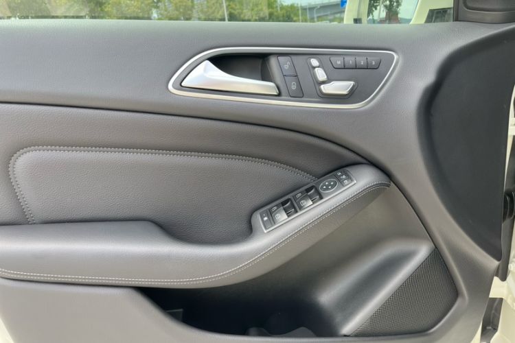 Used Mercedes-Benz B-Class 2015 B 200 Fashion Model Interior 6