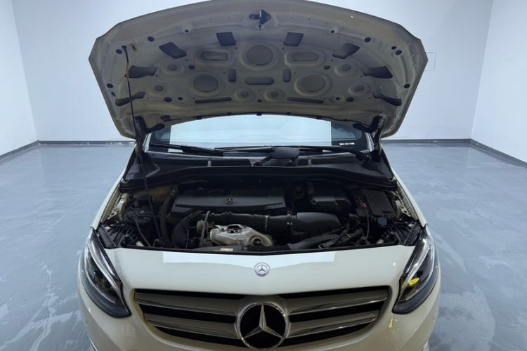 Used Mercedes-Benz B-Class 2015 B 200 Fashion Model Interior 7