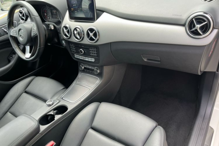 Used Mercedes-Benz B-Class 2015 B 200 Fashion Model Interior 7