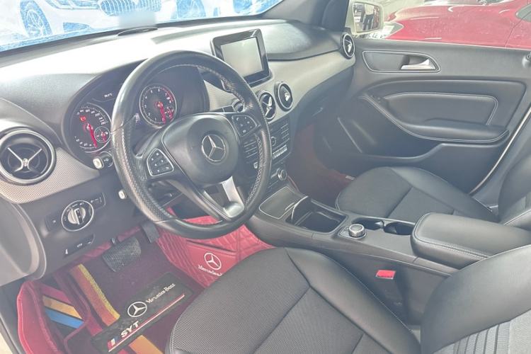 Used Mercedes-Benz B-Class 2015 B 200 Sport Edition Interior 8