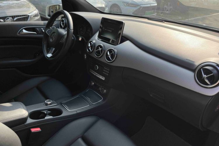 Used Mercedes-Benz B-Class 2015 B 200 Fashion Model Interior 8