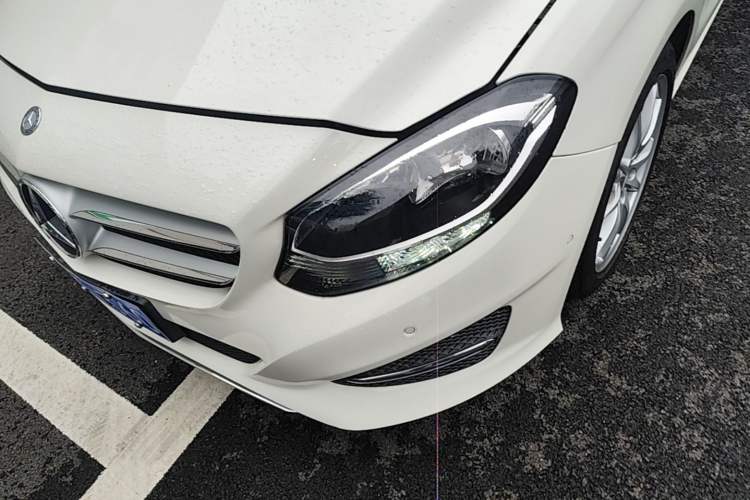 Used Mercedes-Benz B-Class 2015 B 200 Sport Edition Left Front Headlight