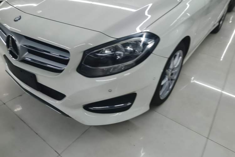 Used Mercedes-Benz B-Class 2015 B 200 Sport Edition Left Front Headlight