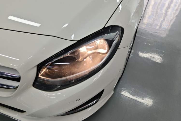 Used Mercedes-Benz B-Class 2015 B 200 Sport Edition Left Front Headlight