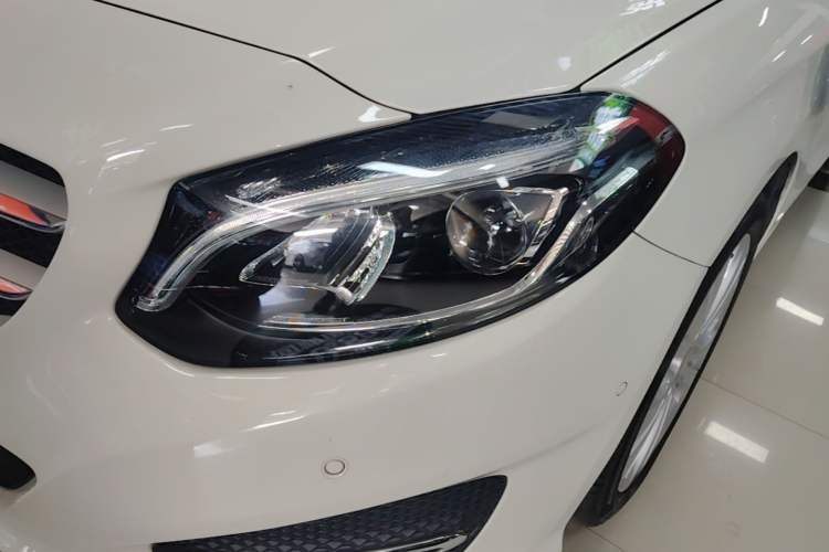 Used Mercedes-Benz B-Class 2015 B 200 Fashion Model Left Front Headlight