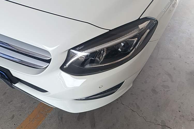 Used Mercedes-Benz B-Class 2015 B 200 Fashion Model Left Front Headlight