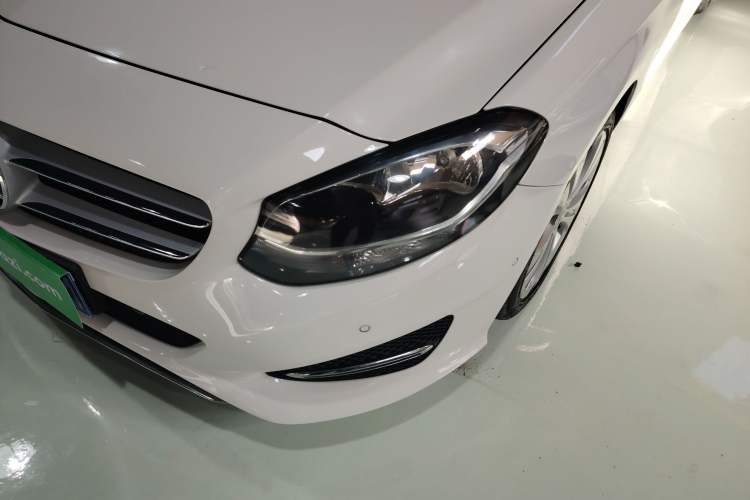 Used Mercedes-Benz B-Class 2015 B 200 Sport Edition Left Front Headlight