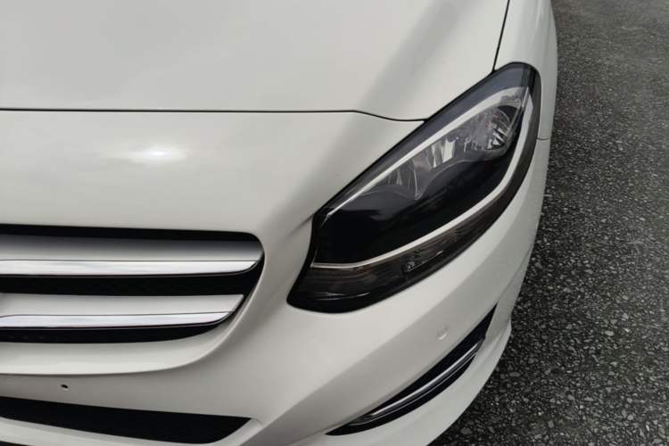 Used Mercedes-Benz B-Class 2015 B 200 Sport Edition Left Front Headlight