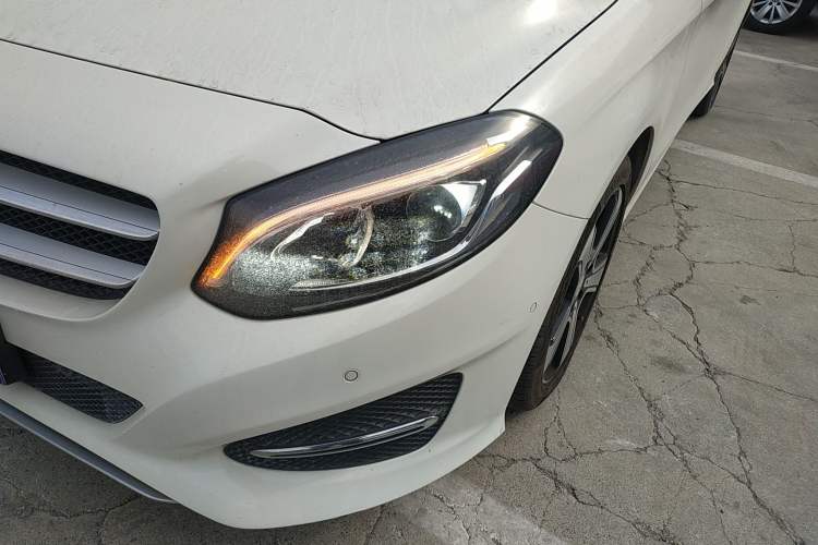 Used Mercedes-Benz B-Class 2015 B 200 Fashion Model Left Front Headlight